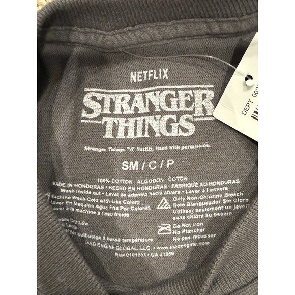 Hot Topic Hellfire Club Shirt Small Stranger Things Adult Unisex Shirt Sleeve - Picture 9 of 11